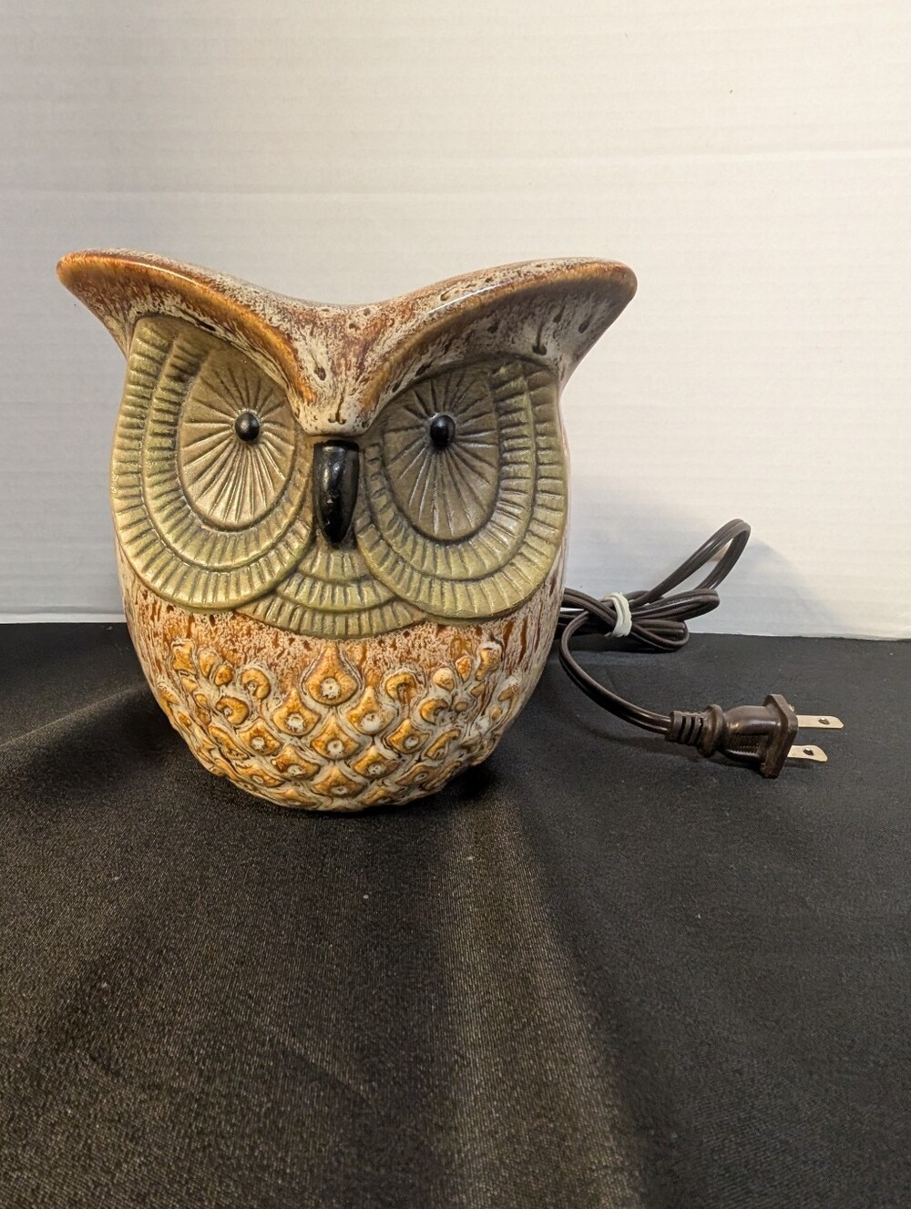 Large Ceramic Drip Glaze Horned Owl Electric Wax Warmer Oil Diffuser